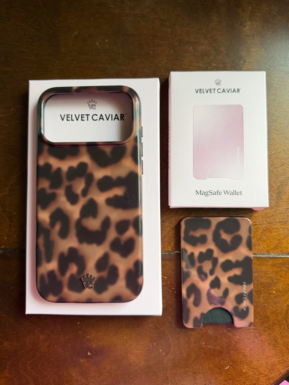 Velvet Caviar - it girl leopard case